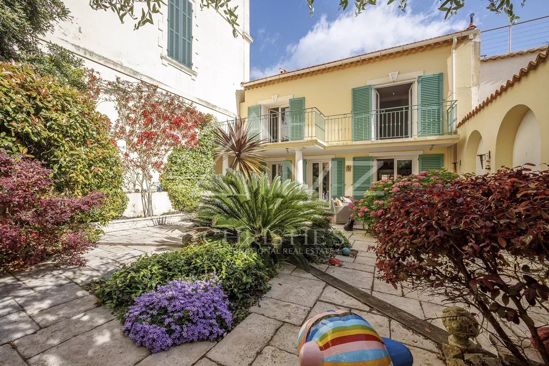 House in Cannes, Provence-Alpes-Côte d'Azur, France 1 - 14305043