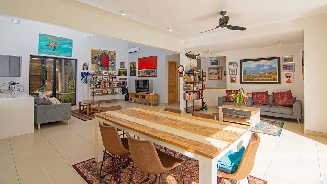 Villa in Grand Baie, Rivière du Rempart District, Mauritius 2 - 12902770