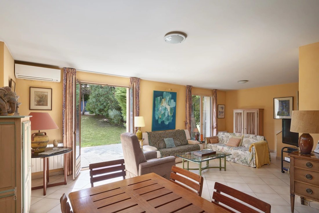 Villa in Antibes, Provence-Alpes-Côte d'Azur, France 2 - 12265504