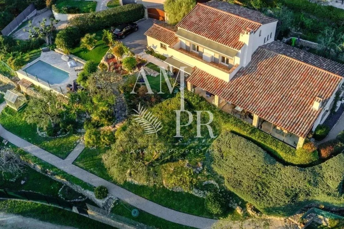 Villa in Mougins, Provence-Alpes-Côte d'Azur, France 2 - 12991621
