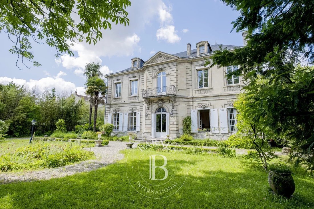 Apartment in Barriere du Medoc, Le Bouscat, France 1 - 15182295