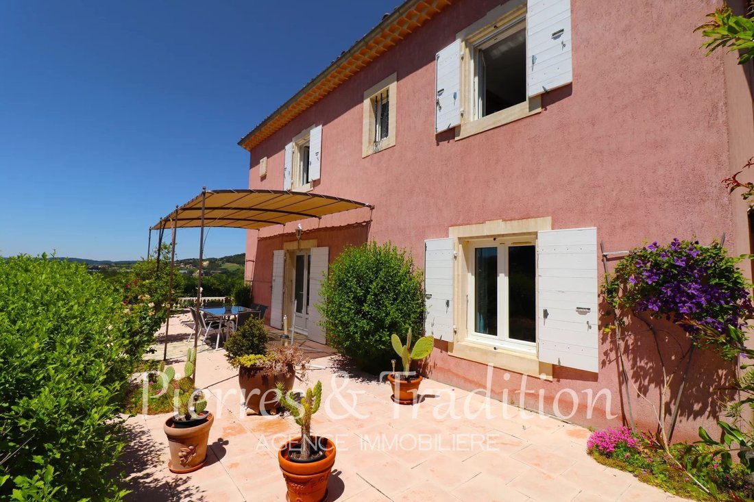 Estate in Apt, Provence-Alpes-Côte d'Azur, France 4 - 13995795