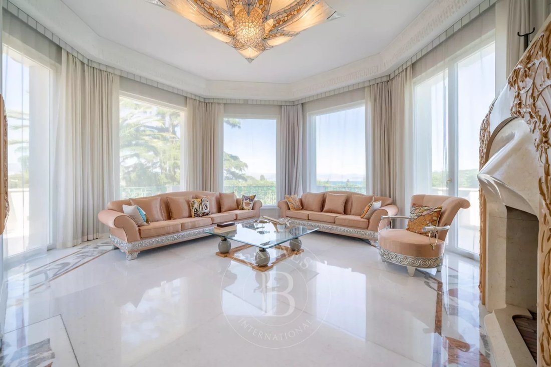 Villa in Antibes, Provence-Alpes-Côte d'Azur, France 3 - 12966817