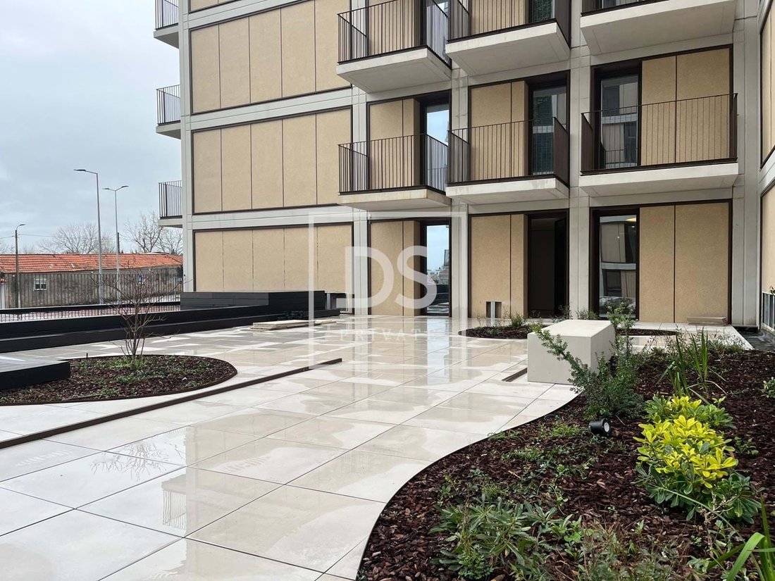 Apartment in Santa Marinha e Sao Pedro da Afurada, Porto District, Portugal 1 - 15182479