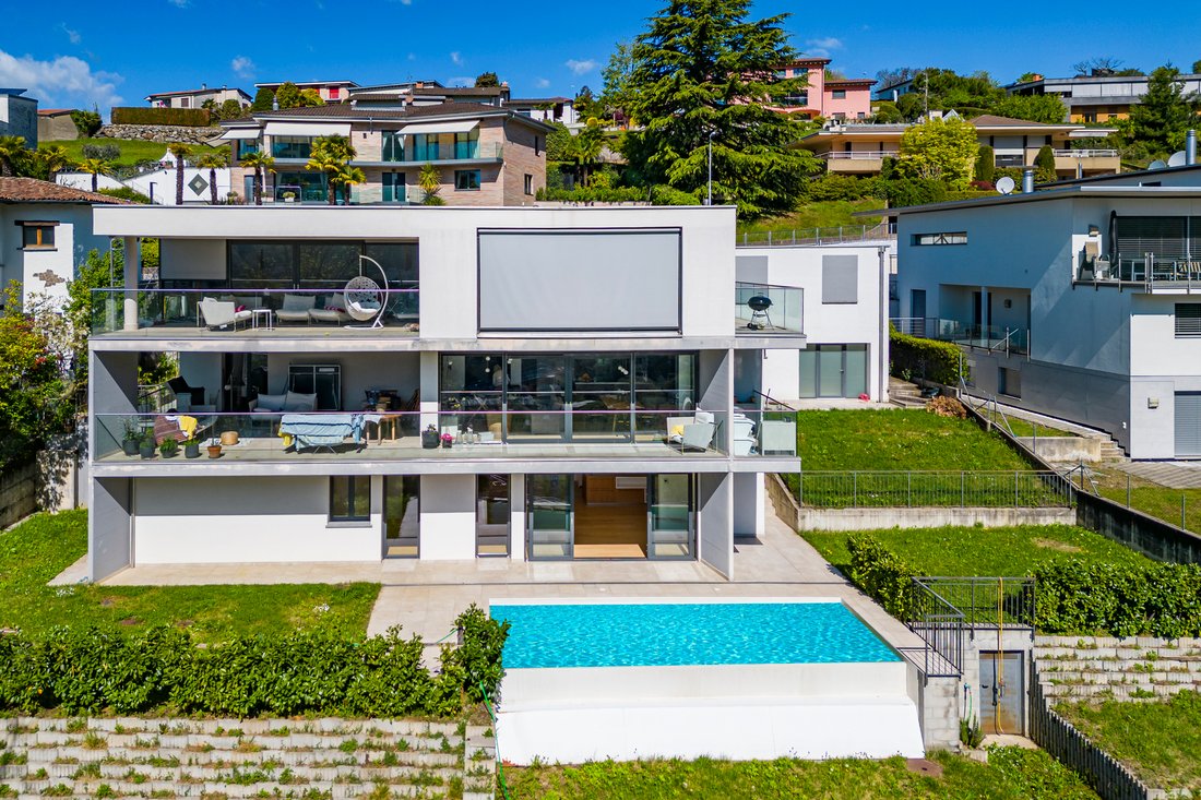 DA VINCI: Exclusive penthouse - on the border to Switzerland. Zurich ...