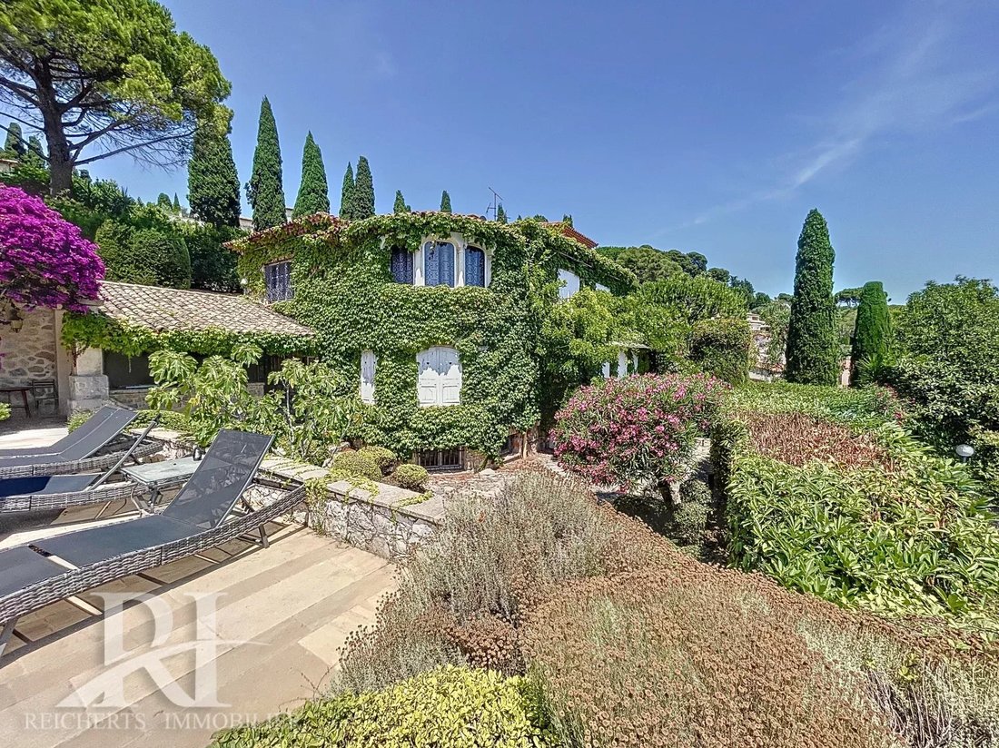 Villa in Mougins, Provence-Alpes-Côte d'Azur, France 3 - 14454639