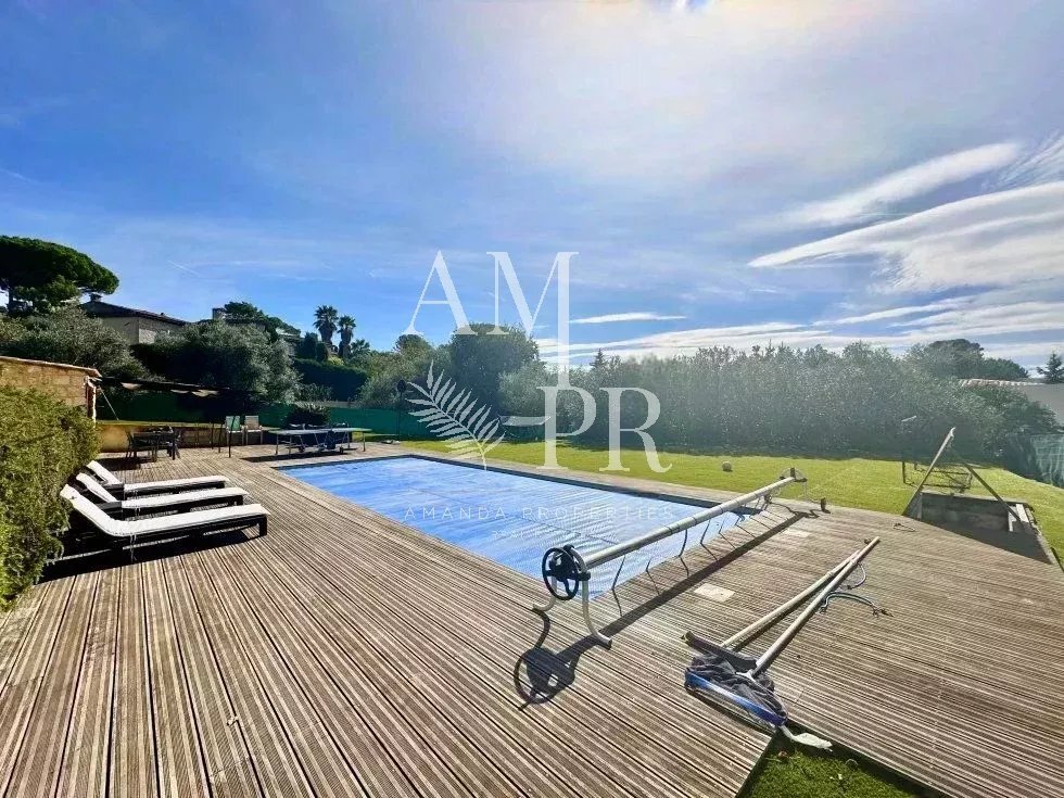 House in Mougins, Provence-Alpes-Côte d'Azur, France 2 - 14876735