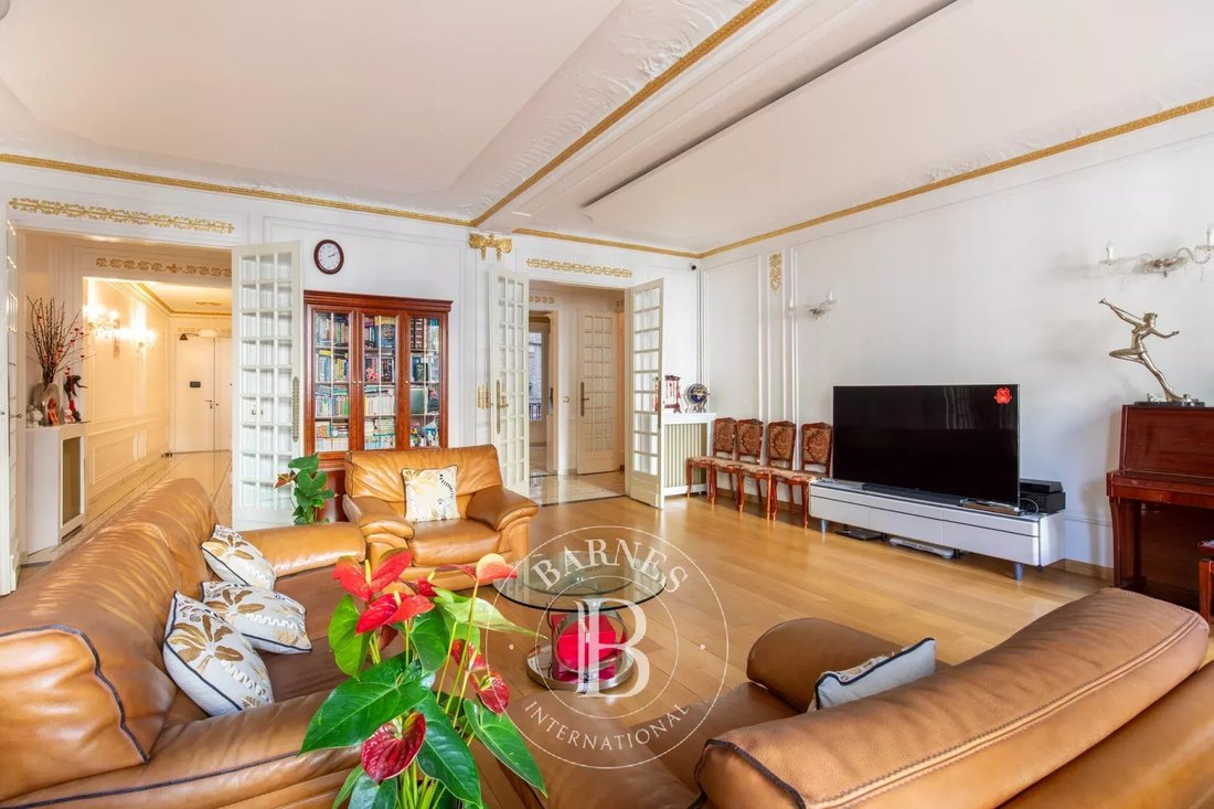 Apartment in Paris, Île-de-France, France 2 - 13539634