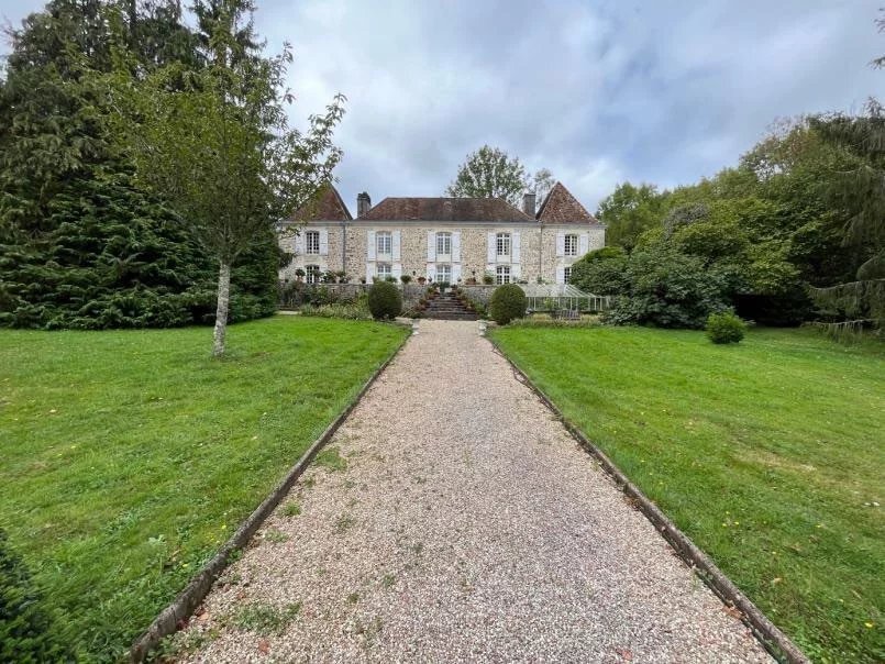 Château à Nontron, Nouvelle-Aquitaine, France 3 - 13975630