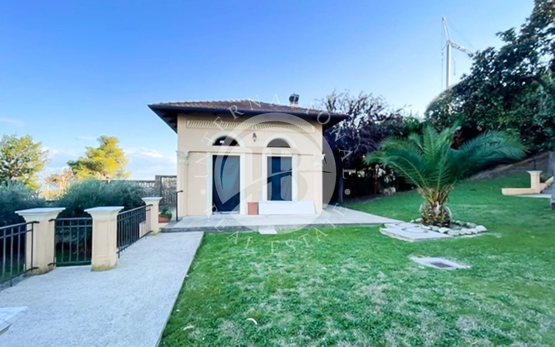 Villa in Giulianova, Abruzzo, Italy 3 - 15182791