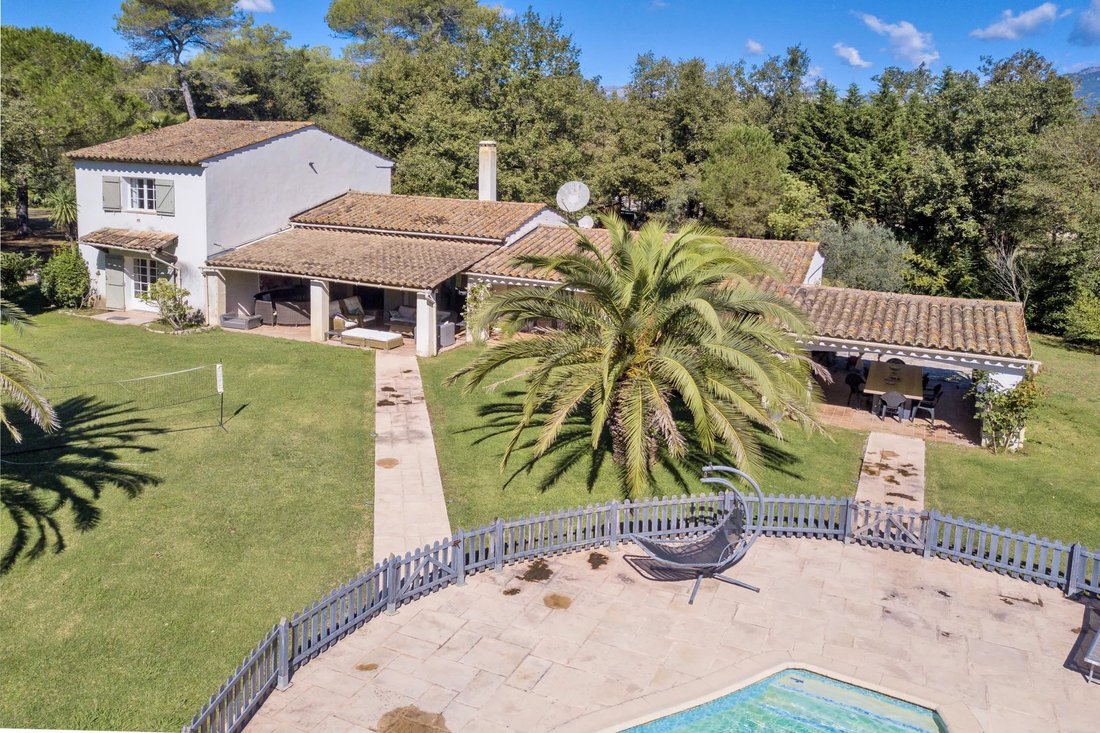 Villa in Valbonne, Provence-Alpes-Côte d'Azur, France 4 - 14713279