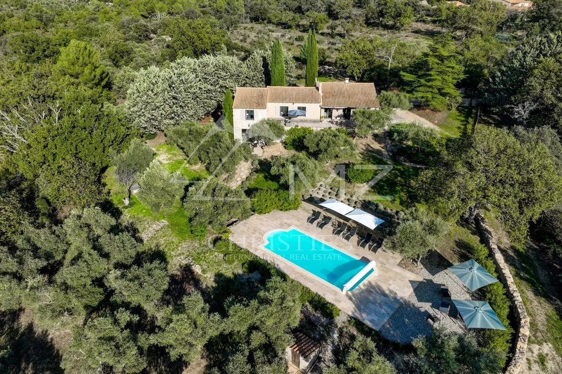 House in Gordes, Provence-Alpes-Côte d'Azur, France 2 - 14864475