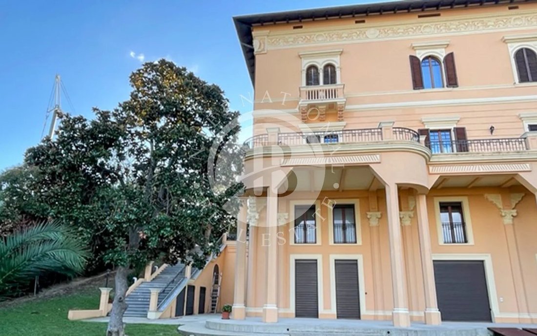 Villa in Giulianova, Abruzzo, Italy 4 - 15182791