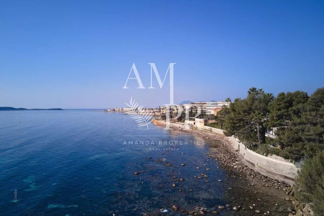 Villa in Cannes, Provence-Alpes-Côte d'Azur, France 2 - 12672125