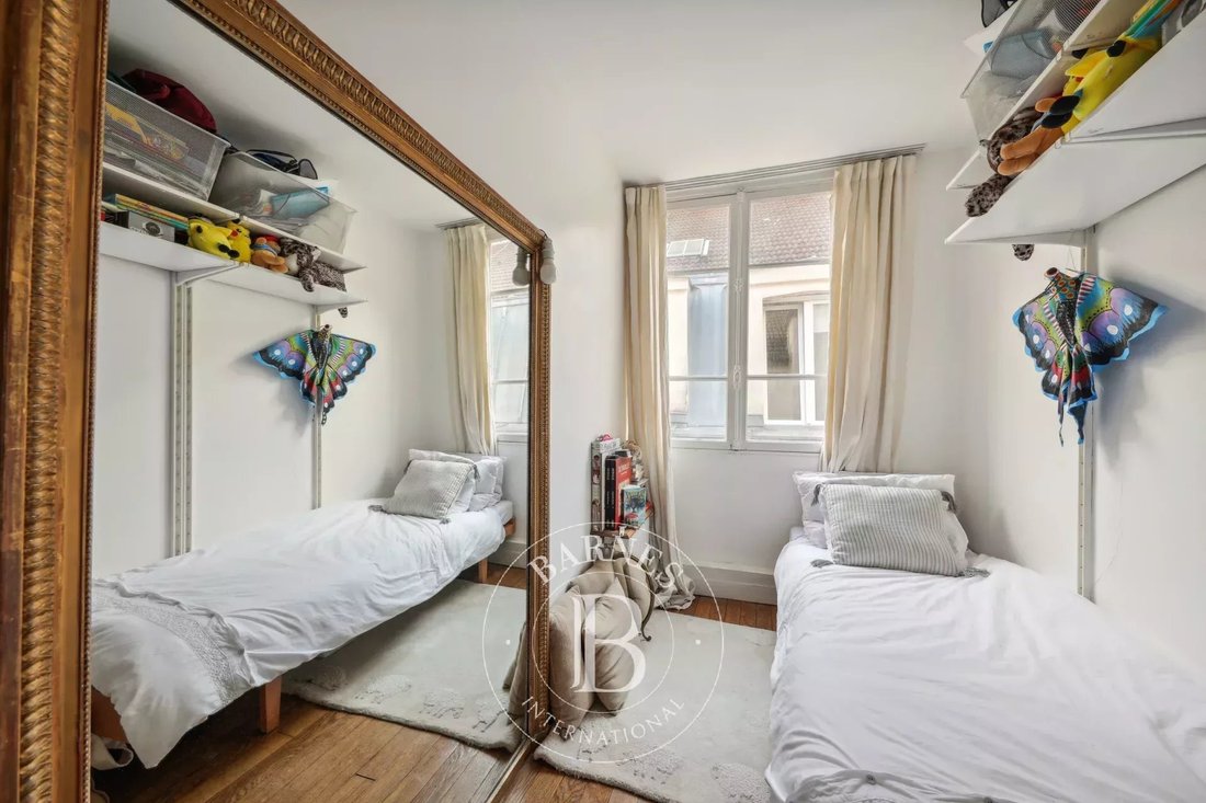 Apartment in Saint Thomas d'Aquin, Paris 7e Arrondissement, Paris 5 - 12337213