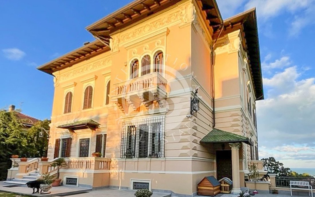 Villa in Giulianova, Abruzzo, Italy 1 - 15182791