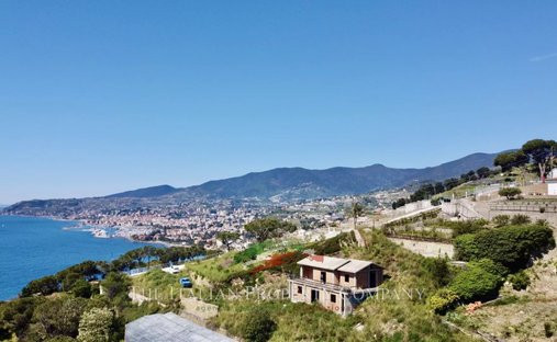 Villa in Bussana Vecchia, Sanremo, Liguria 1