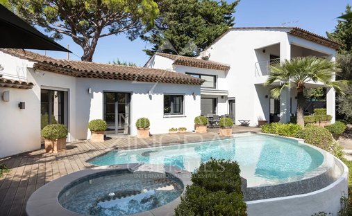 House in Collines, Le Cannet, France 1