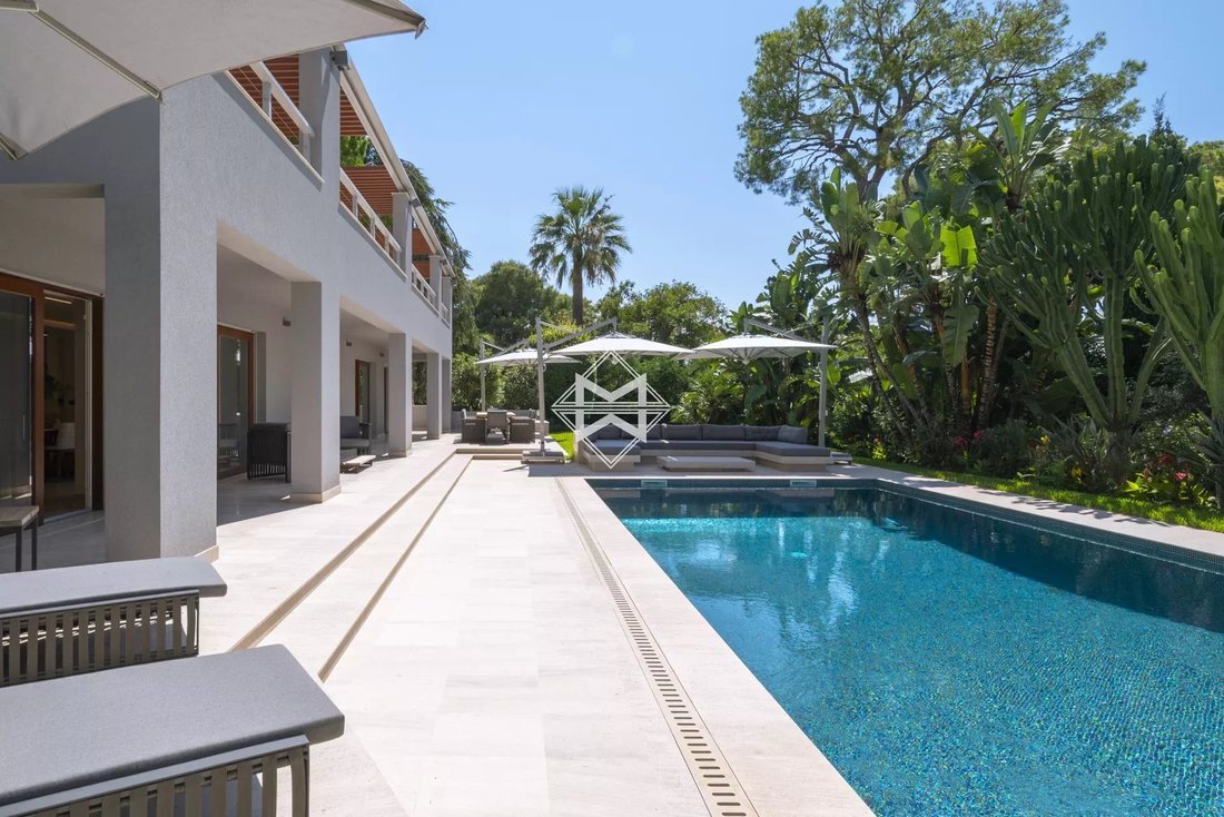 Villa in Saint-Jean-Cap-Ferrat, Provence-Alpes-Côte d'Azur, France 3 - 14614822