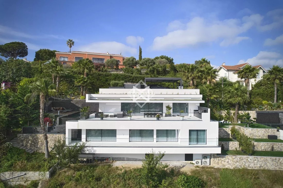 Villa in Cannes, Provence-Alpes-Côte d'Azur, France 1 - 12980442