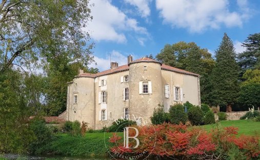 14th / 18th C. Chateau With Pool And Tennis