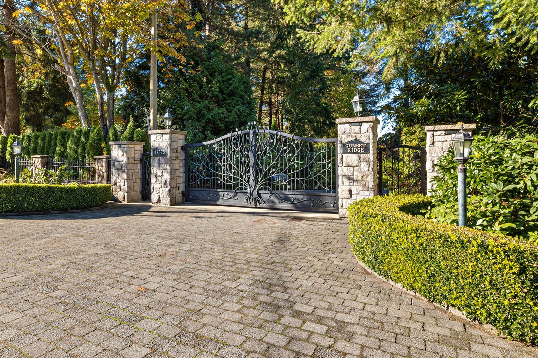 House in Surrey, British Columbia, Canada 2 - 14313998