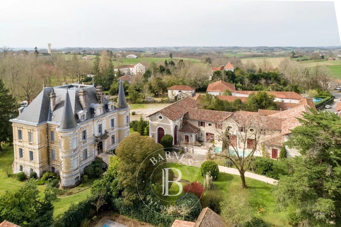 Castle in Peyrehorade, Nouvelle-Aquitaine, France 1 - 11343389