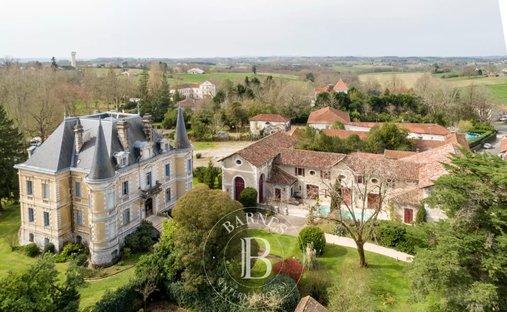 château à Peyrehorade, Nouvelle-Aquitaine, France 1