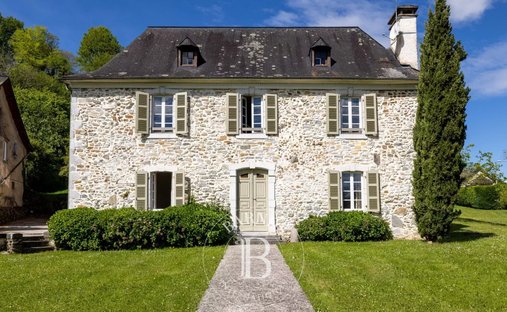 House in Oloron-Sainte-Marie, Nouvelle-Aquitaine, France 1