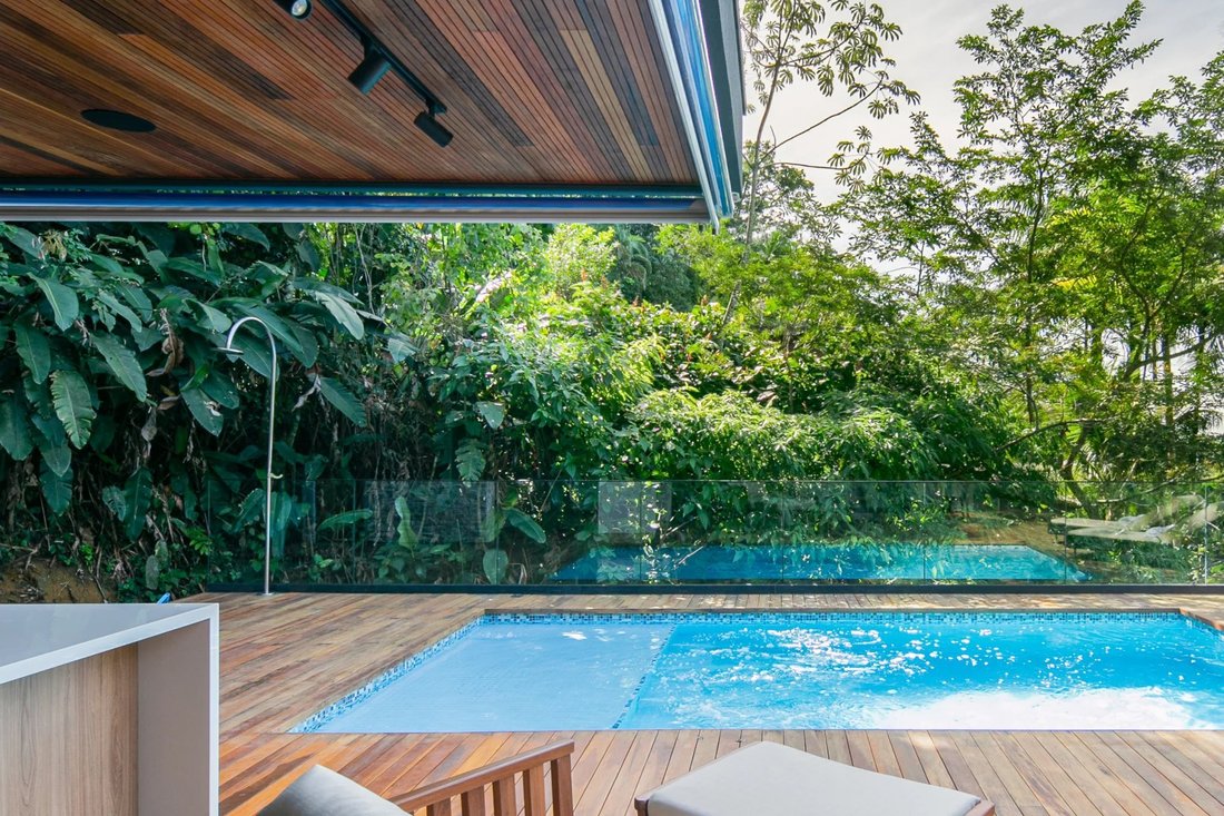 Villa in Guarujá, State of São Paulo, Brazil 5 - 11901839