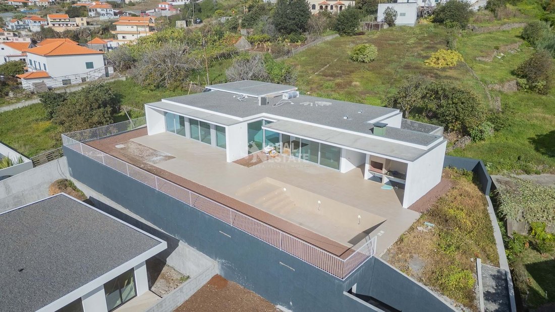 Villa in Estreito da Calheta, Madeira, Portugal 1 - 14075323