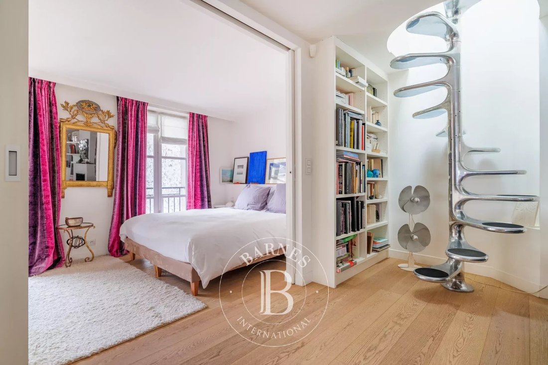 Apartment in Saint Germain des Prés, Paris 6e Arrondissement, Paris 5 - 13709393