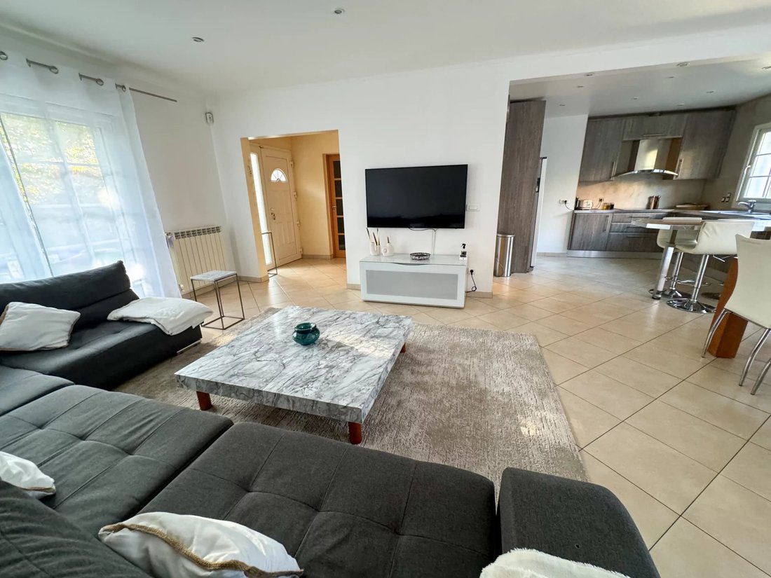 House in Louise Michel-Temple, Clichy-sous-Bois, France 4 - 13384115