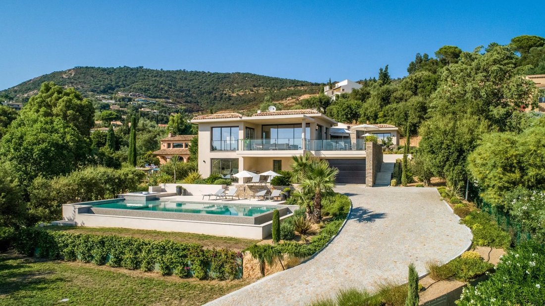 House in Grimaud, Provence-Alpes-Côte d'Azur, France 1 - 15183307