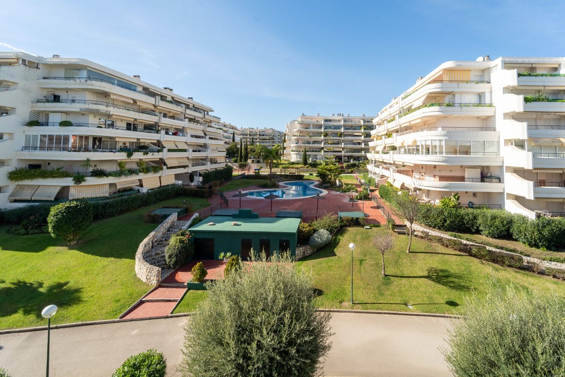 Apartment in Marbella, Andalusia, Spain 2 - 15182462