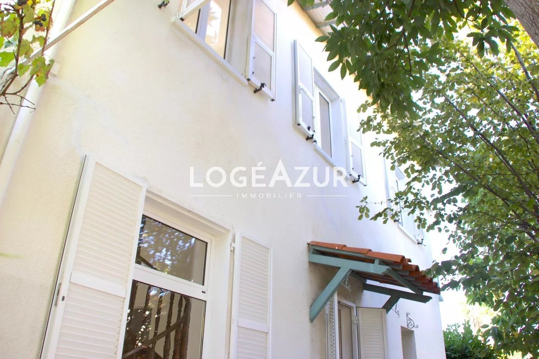 Villa in Saint-Laurent-du-Var, Provence-Alpes-Côte d'Azur, France 2 - 10907899