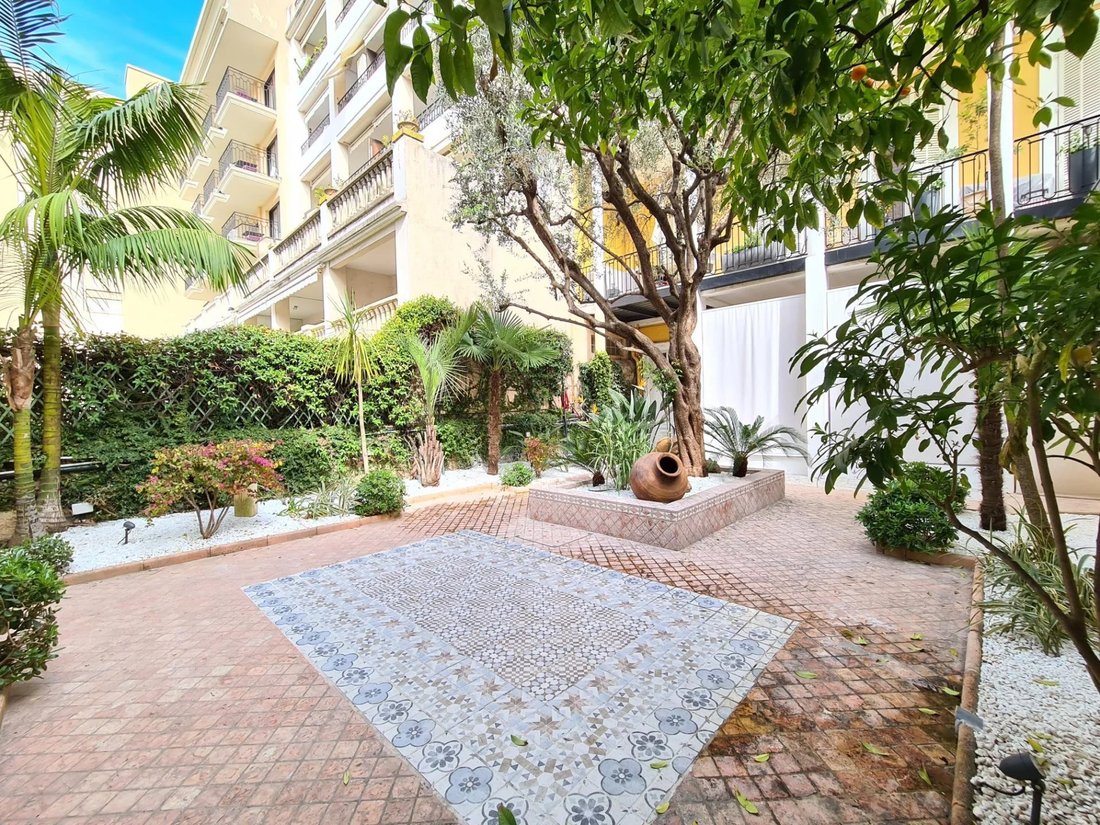 Townhouse in Cannes, Provence-Alpes-Côte d'Azur, France 3 - 13638192