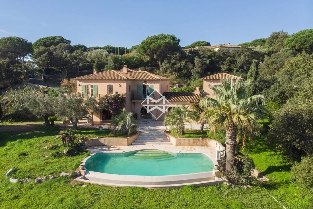Villa in Ramatuelle, Provence-Alpes-Côte d'Azur, France 2 - 11218196