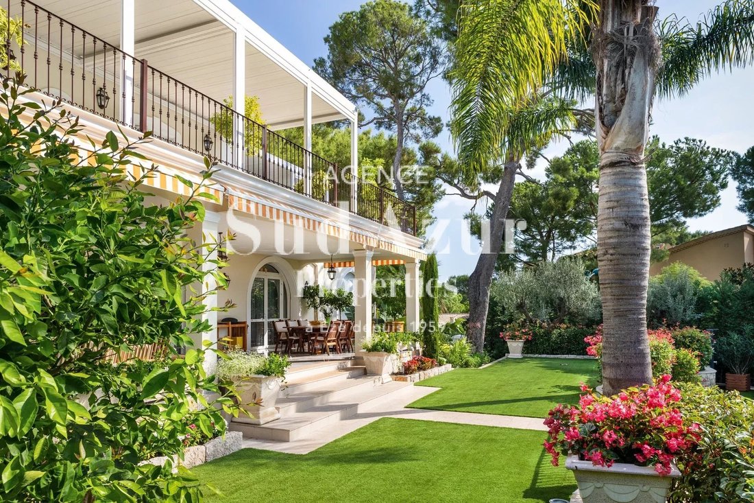 House in Saint-Jean-Cap-Ferrat, Provence-Alpes-Côte d'Azur, France 2 - 10954438
