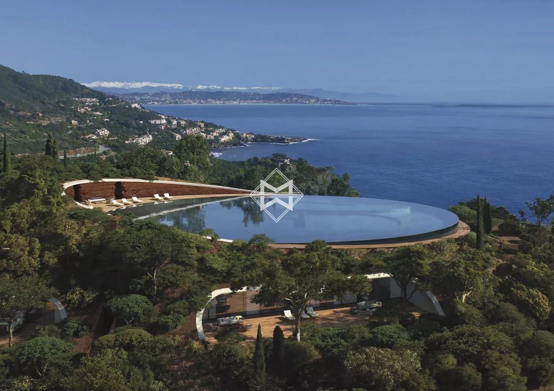 Land in Théoule-sur-Mer, Provence-Alpes-Côte d'Azur, France 1 - 10852389