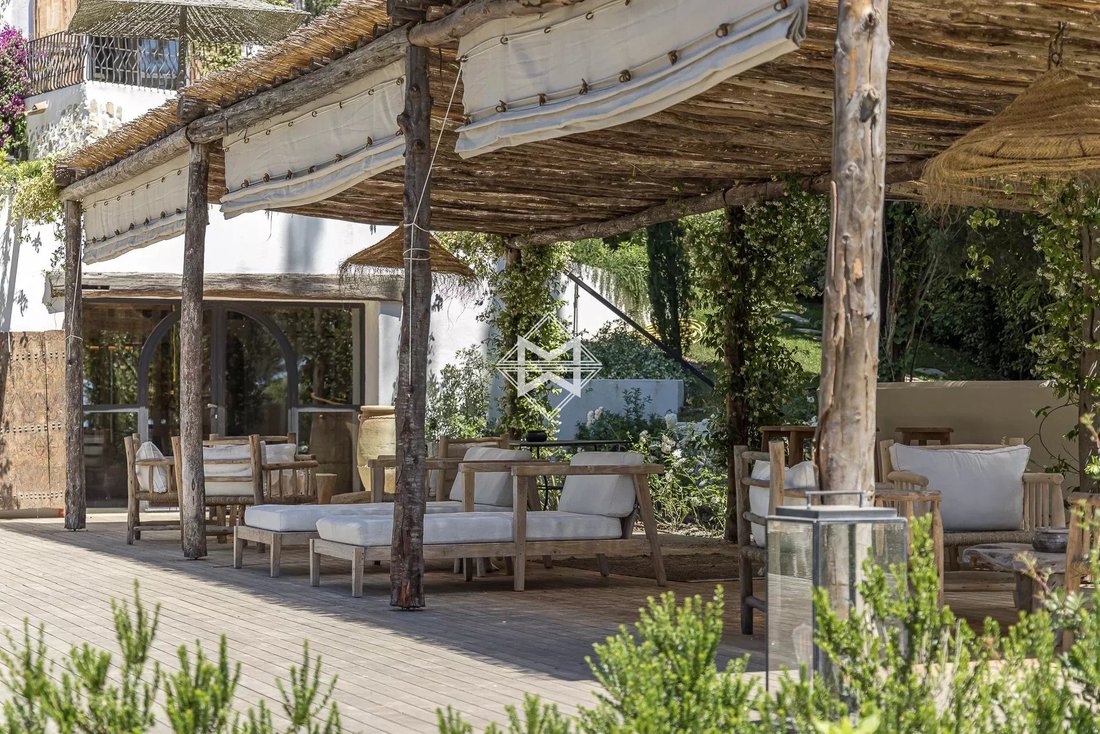 Villa in Mougins, Provence-Alpes-Côte d'Azur, France 2 - 14422979