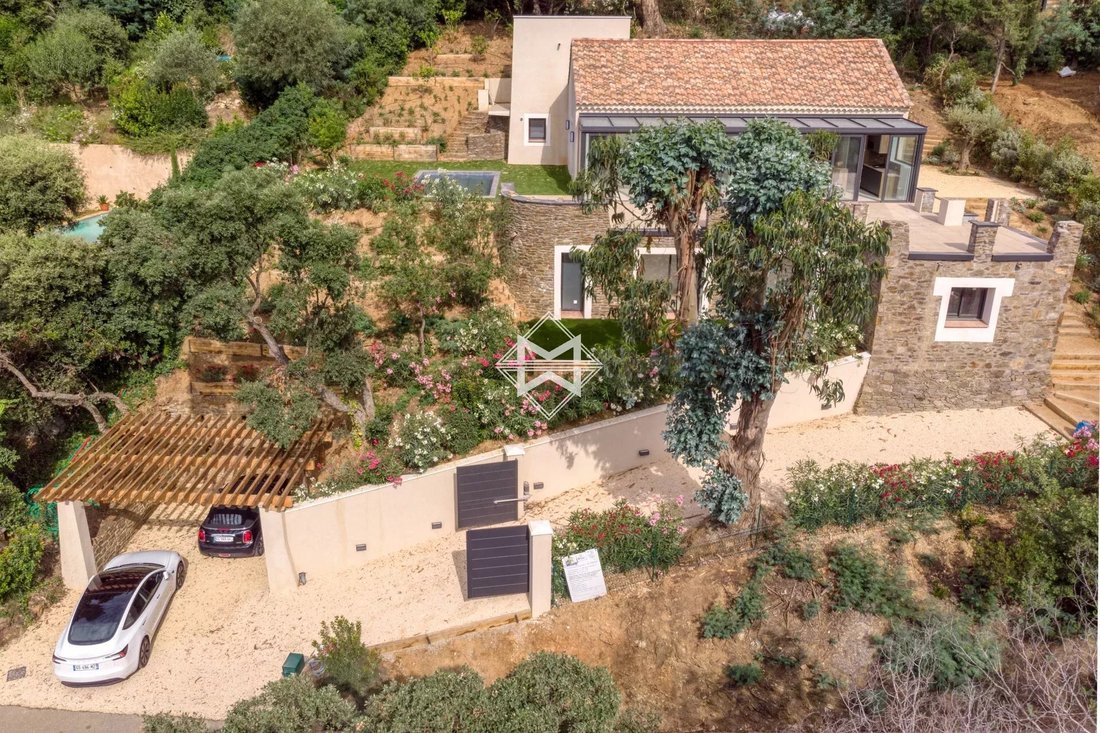 Villa in La Croix-Valmer, Provence-Alpes-Côte d'Azur, France 3 - 14432979