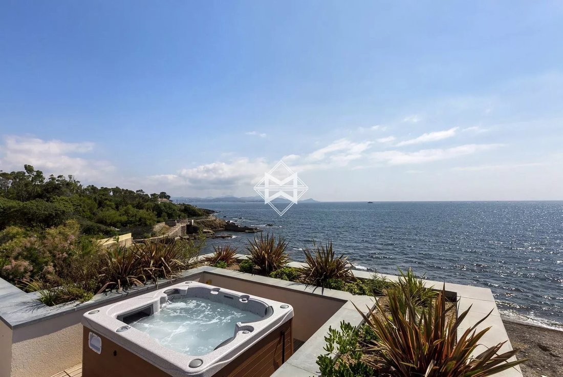 Villa in Frejus, Provence-Alpes-Côte d'Azur, France 4 - 10673121