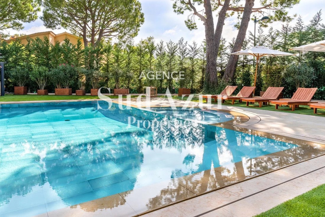 House in Saint-Jean-Cap-Ferrat, Provence-Alpes-Côte d'Azur, France 5 - 10954438