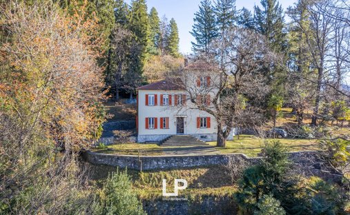 Villa in Cittiglio, Lombardy, Italy 1