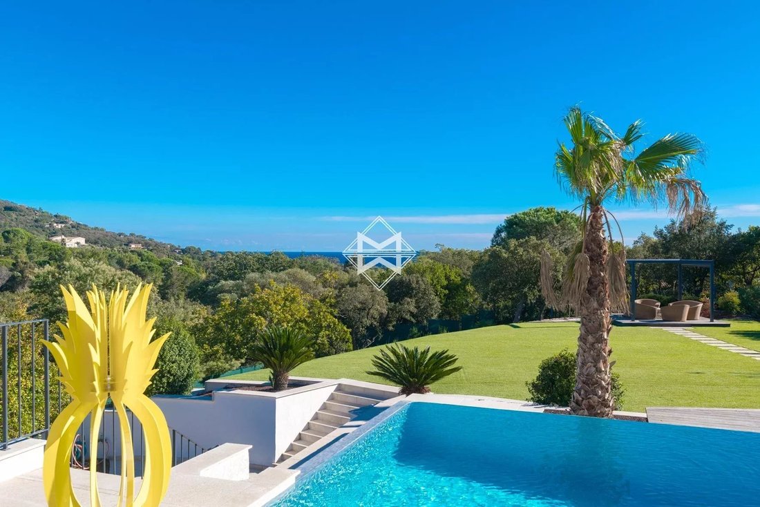 Villa in Grimaud, Provence-Alpes-Côte d'Azur, France 4 - 10925432