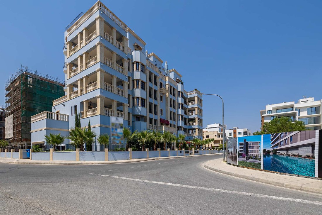 Apartment in Germasogeia, Limassol, Cyprus 1 - 15184771