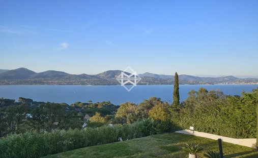 Estate in Mimet, Provence-Alpes-Côte d'Azur, France 1