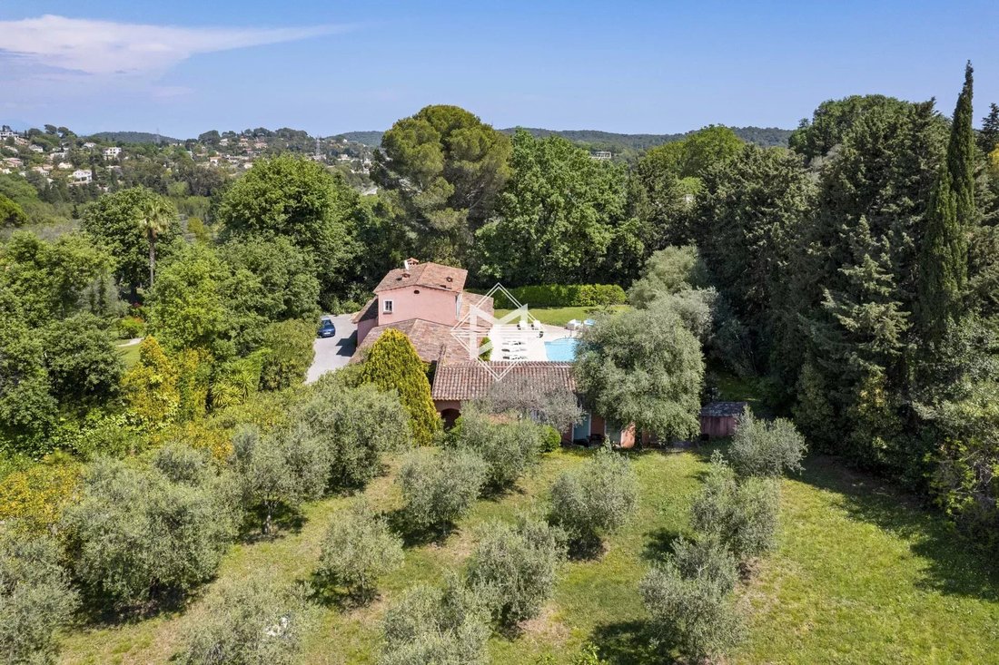 Villa in Mougins, Provence-Alpes-Côte d'Azur, France 2 - 14318413