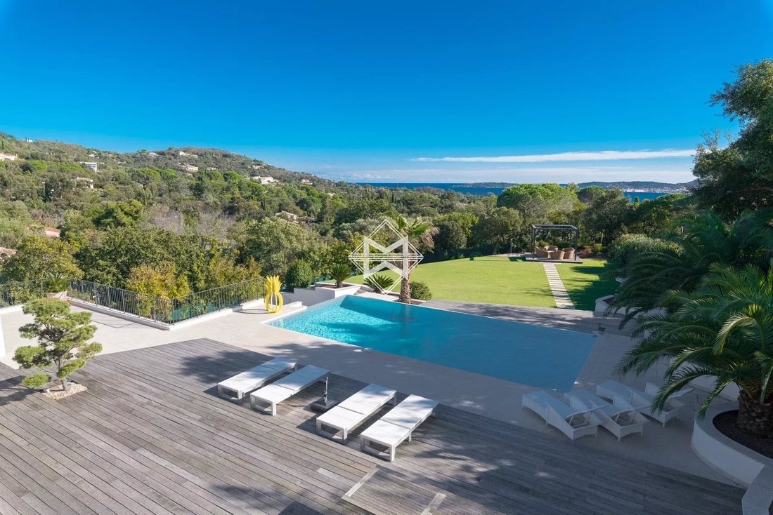 Villa in Grimaud, Provence-Alpes-Côte d'Azur, France 2 - 10925432
